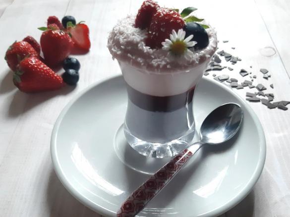 Bicchierini finger food con mousse allo yogurt ai 2 frutti a modo mio (contest yogurt)