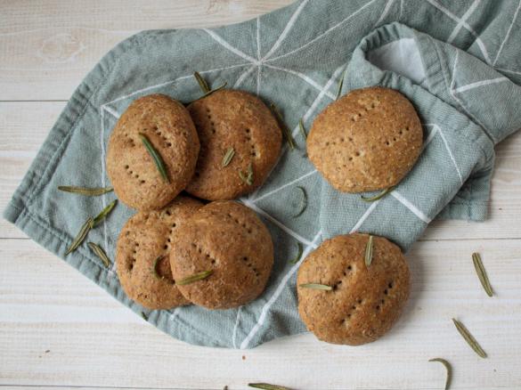 focaccine integrali al rosmarino