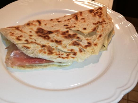 Crescia Marchigiana ( Piadina sfogliata)