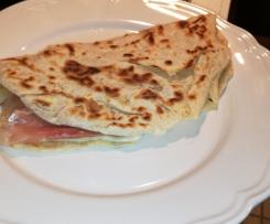 Crescia Marchigiana ( Piadina sfogliata)