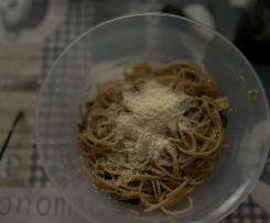 Spaghetti integrali uovo ,zucchine e prosciutto cotto