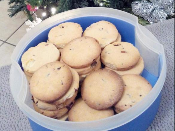 Biscotti con gocce di cioccolato friabilissimi e senza glutine