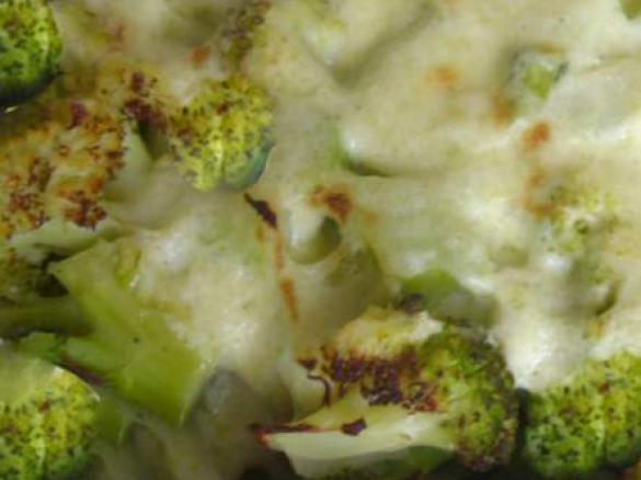 Broccoli gratinati con “ besciamella light” alle acciughe