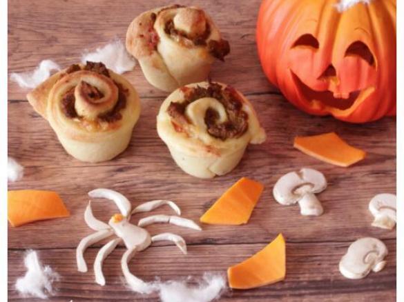 Rose Autunnali finger food (prosciutto, mozzarella, zucca e funghi) - Staffetta Halloween