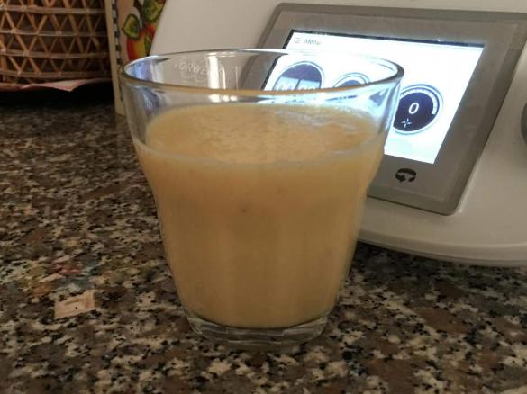 Frullato di banana,arancia e yogurt alla banana