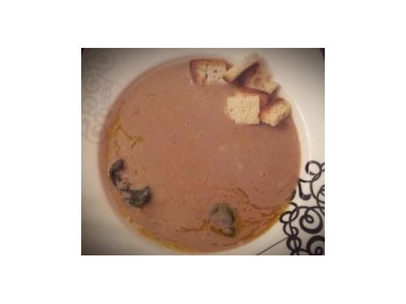 Crema di Fagioli Borlotti al profumo di Salvia con Crostini.