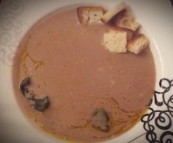 Crema di Fagioli Borlotti al profumo di Salvia con Crostini.