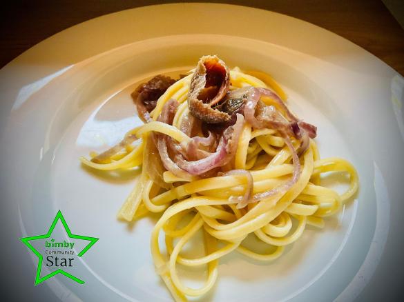 Linguine Risottate cipolla rossa e acciughe