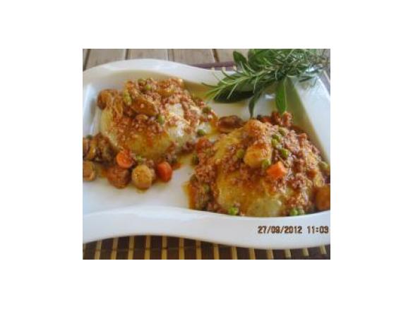 Polenta Taragna con sugo di funghi, e salsiccia