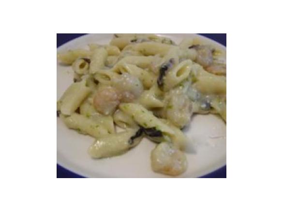 Pennette con gamberi, zucchine e radicchio