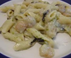 Pennette con gamberi, zucchine e radicchio