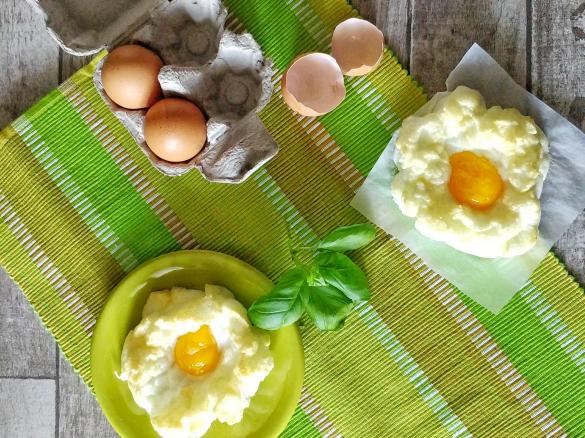 CLOUD EGGS O NUVOLE DI UOVA