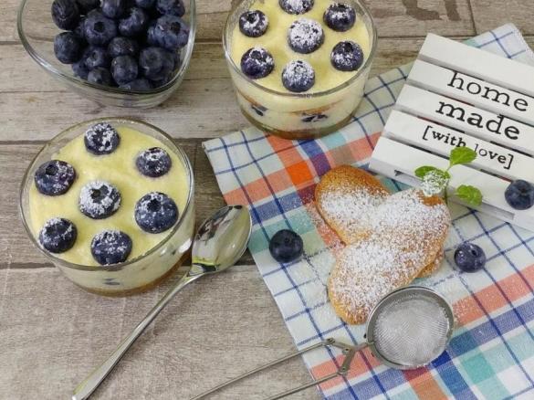 TIRAMISU' ESTIVO AI MIRTILLI SENZA GLUTINE E SENZA LATTE