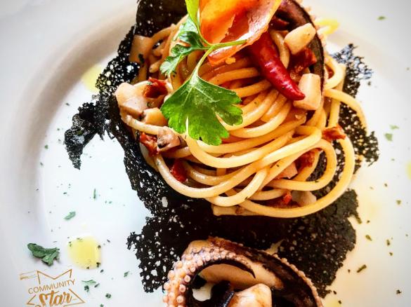 Spaghetti alla seppia con cialda nera /Contest Ristorante