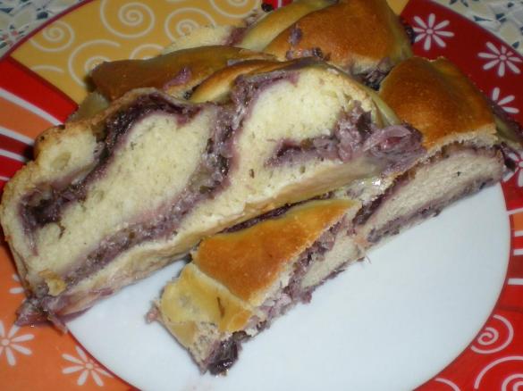 TRECCIA DI PAN BRIOCHE RIPIENA CON RADICCHIO