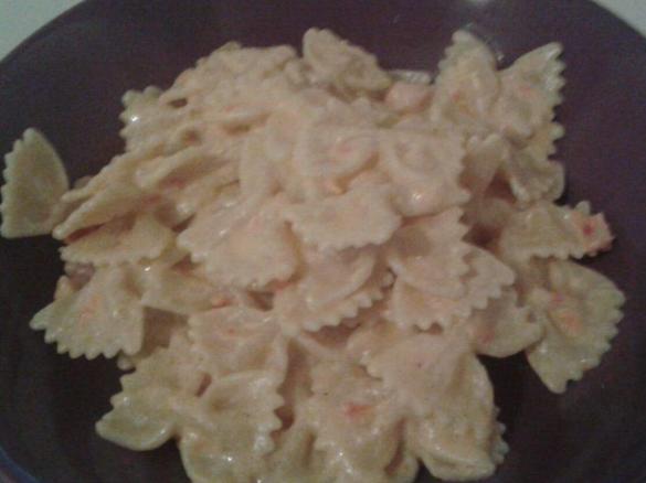 FARFALLE CON CREMA DI PEPERONI E PANCETTA