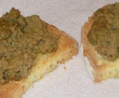 CROSTINI TOSCANI CON PATE' DI FEGATINI