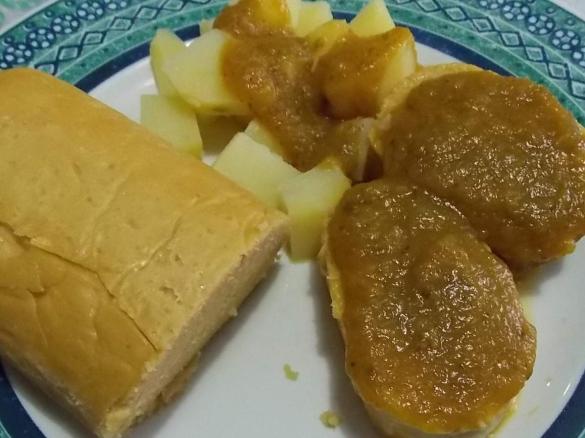 Polpettone di tonno con sughetto