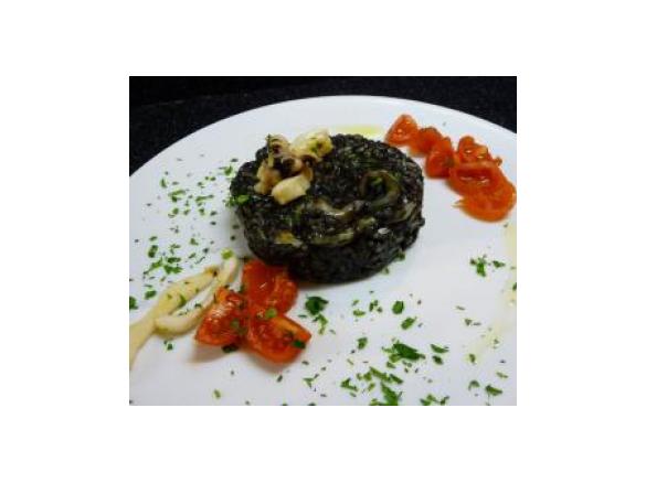 Risotto al nero di seppia con pomodorini