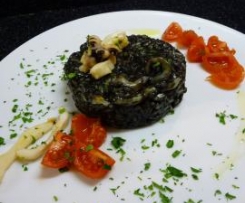 Risotto al nero di seppia con pomodorini