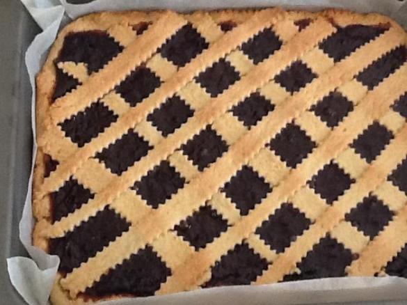 Crostata con marmellata di prugne