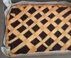 Crostata con marmellata di prugne