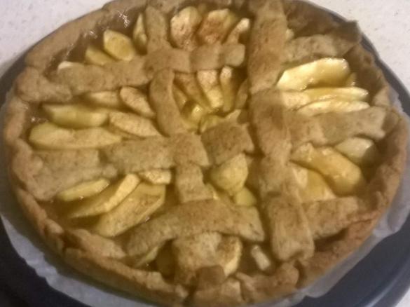 CROSTATA INTEGRALE DI MELE (ricorda molto i sapori del trentino)