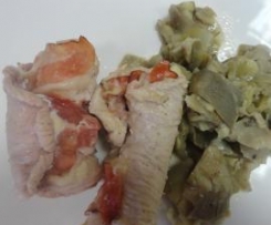 Involtini di tacchino ripieni di speck e formaggio con contorno di carciofi