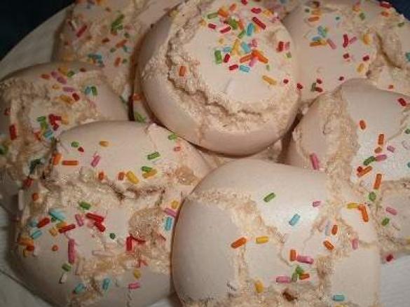 Meringhe al limone,pinoli e mandorle