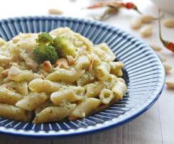 PASTA CON BROCCOLO, ACCIUGHE, PEPERONCINO E MANDORLE - contest pasta risottata -