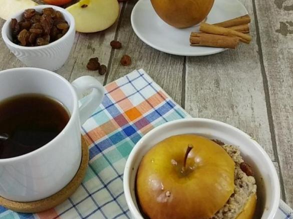 MELE RIPIENE AL FORNO CON UVETTA E MANDORLE