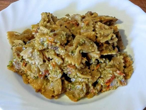 Pasta risottata al pesto di pomodori secchi al finocchietto selvatico