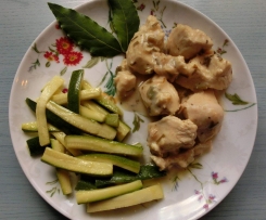 Bocconcini di tacchino marinato con zucchine al vapore