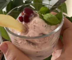 Gelato alle ciliegie e yogurt