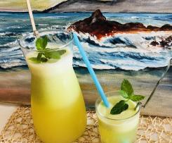 Succo alle prugne, zenzero e menta fresca