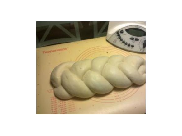 Treccia di pan briosche