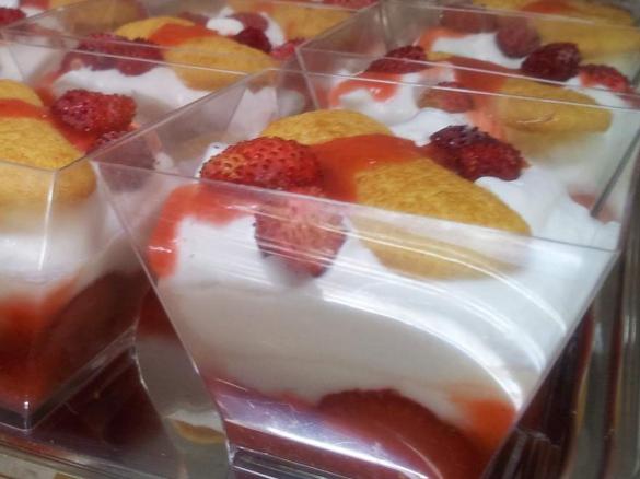 Dessert fragola e yogurt