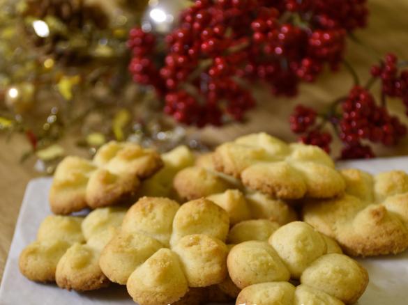 Biscotti natalizi con frolla montata