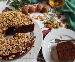 Ciambella nera al caffè e frutta secca