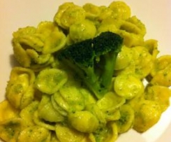 Orecchiette con crema di broccoli