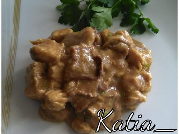 Bocconcini di pollo con funghi e pancetta