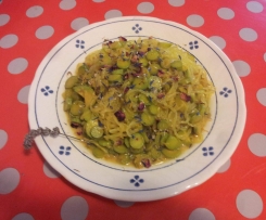 Shirataki di Konjac allo zafferano, zucchine e fiori di calendula, rosa e lavanda