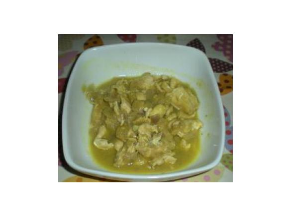 Pollo al curry e cipolle rosse.