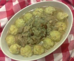 CANEDERLI AL FORMAGGIO con SPEZZATINO DI MAIALE, VITELLO e FUNGHI 