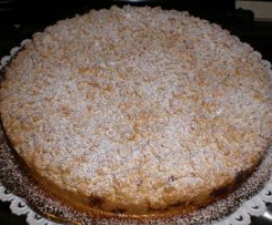 Sbriciolata con salsa di fragole e crema