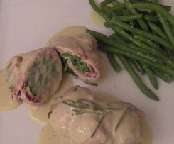 Involtini di vitello con fontina, cotto, frittata di spinaci al vapore con contorno di fagiolini
