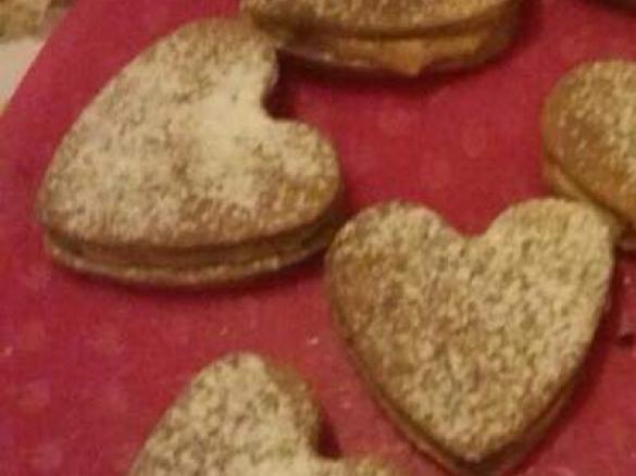 Cuoricini di pasta frolla e crema pasticcera 