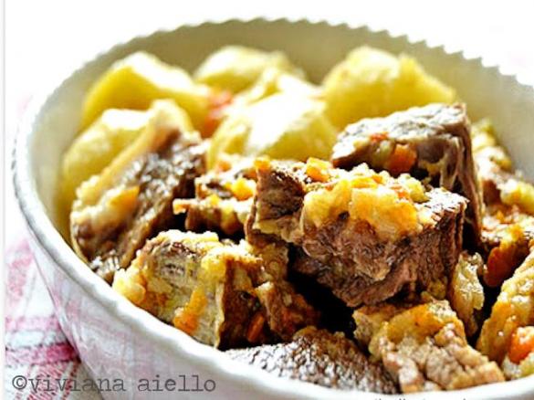 Spezzatino di manzo a grassato con patate
