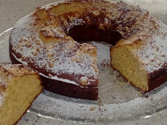 Ciambella light mandorle e ricotta