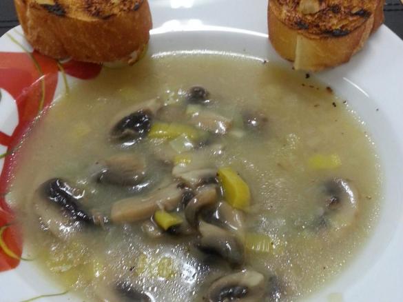 Zuppa funghi e porri